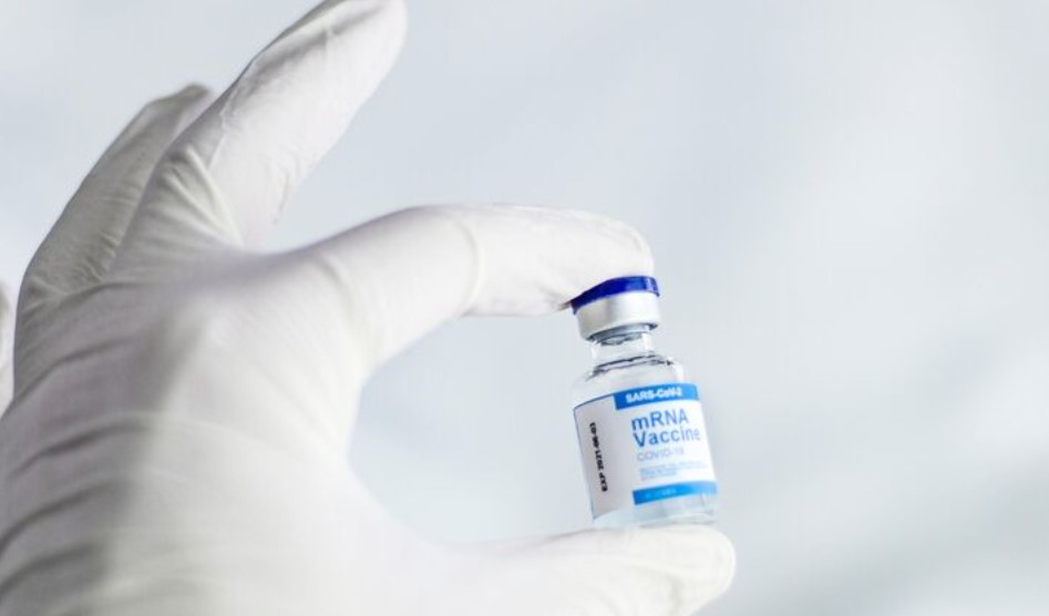 Εγκρίθηκε το εμβόλιο της Pfizer για τις ηλικίες 12-15 ετών