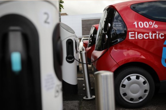 Reuters: Είναι, τελικά, τα ηλεκτρικά αυτοκίνητα πιο οικολογικά από τα βενζινοκίνητα ;