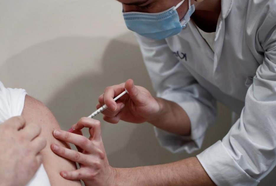 Πόσοι Έλληνες έχουν εμβολιαστεί μέχρι σήμερα: Τα ποσοστά για κάθε ηλικιακή ομάδα