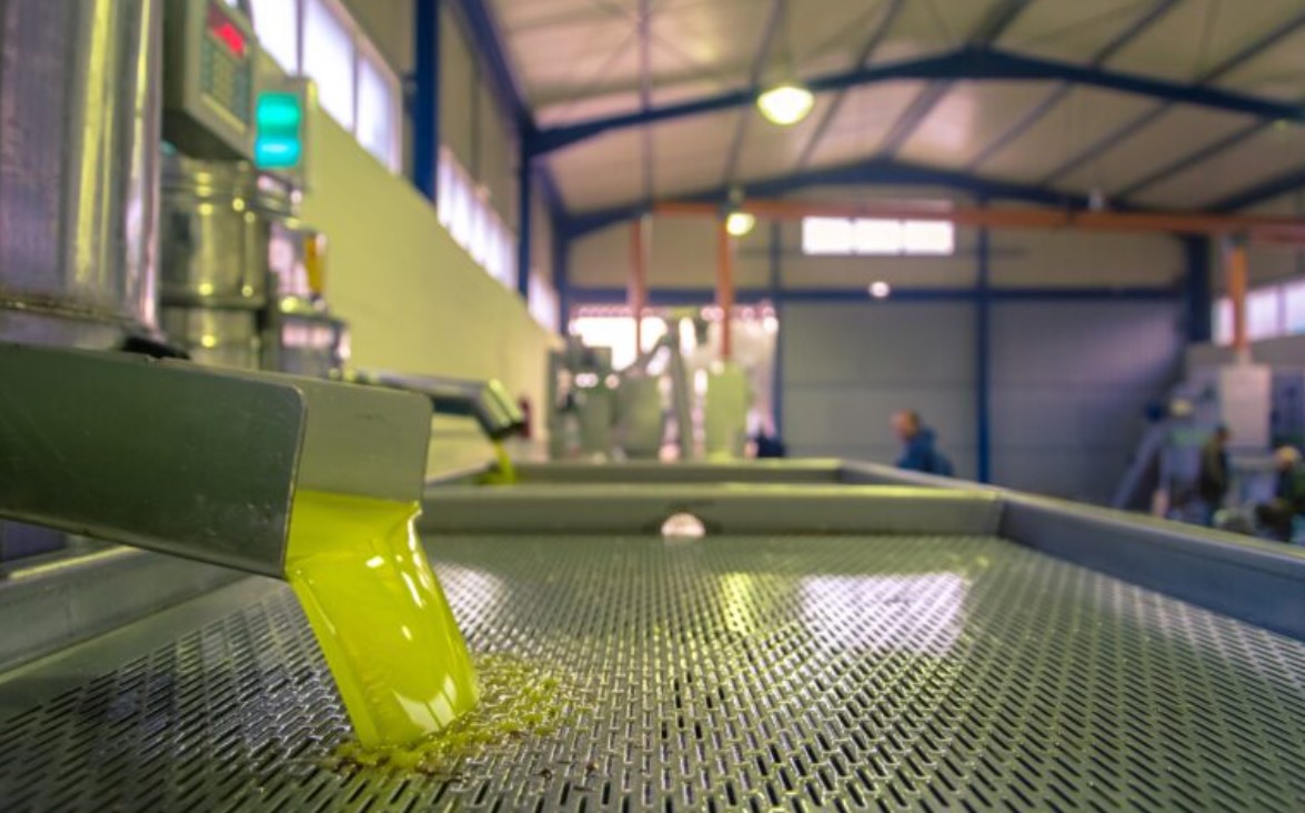 Το απόλυτο μπάχαλο με το ελαιόλαδο. Το 75% των καταναλωτών αγοράζει χύμα, με κίνδυνο ακόμα και της ζωής του