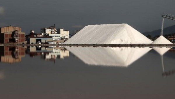 Το Υπερταμείο βγάζει προς πώληση τις κερδοφόρες Ελληνικές Αλυκές 