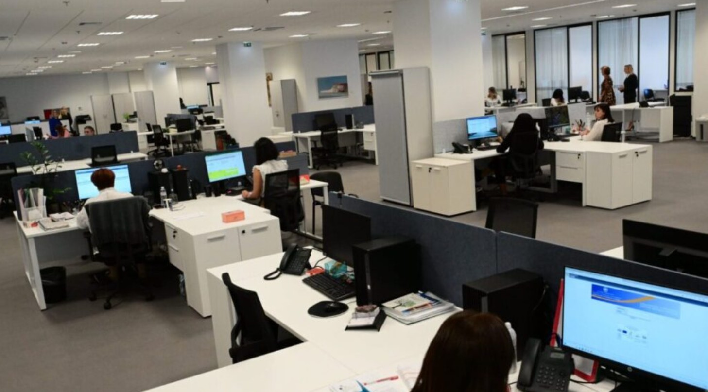 Δημόσιο: Αρση μονιμότητας παλιών & νέων υπαλλήλων –Πρόταση που φέρνει η Κυβέρνηση